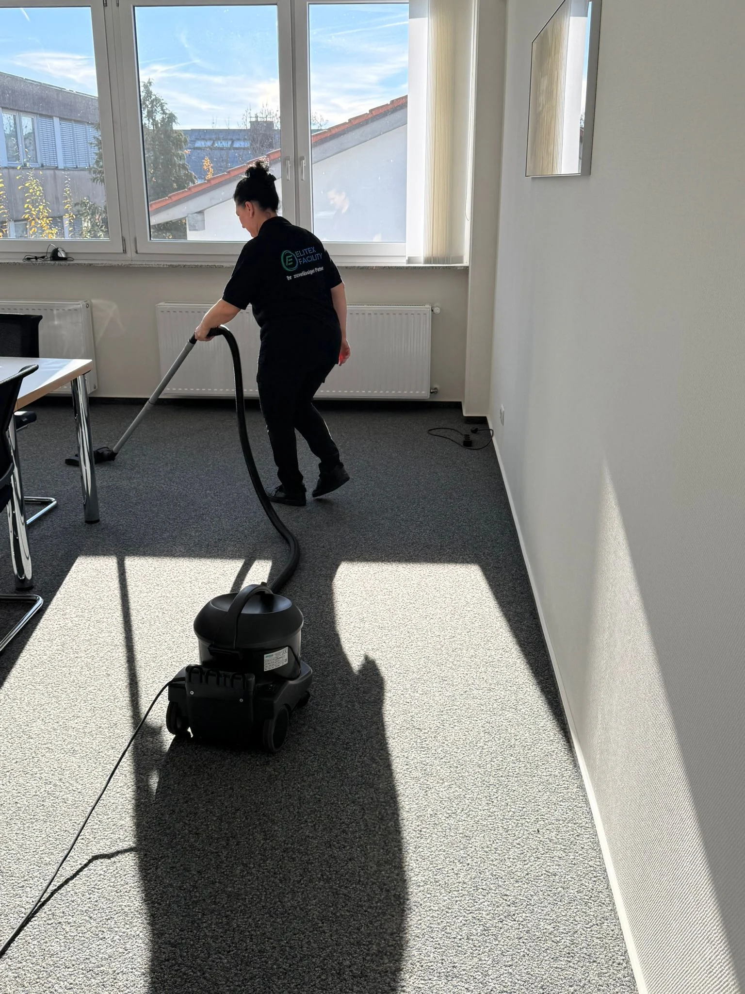 Teppichbodenreinigung im Büro